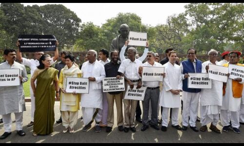 2019 - लोकतन्त्र में वोटतंत्र के तुष्टीकरण की राजनीति ही जीतेगी ? 2019 - लोकतन्त्र में वोटतंत्र के तुष्टीकरण की राजनीति ही जीतेगी ?