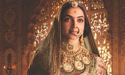 एमपी में पद्मावती अवार्ड की आलोचना करने पर पत्रकार पर मामला दर्ज एमपी में पद्मावती अवार्ड की आलोचना करने पर पत्रकार पर मामला दर्ज