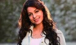 आज भी फिल्में नायक केंद्रित ही बन रही हैं, जबकि पर्दे पर लड़कियों के लिए अधिक दवाब है : जुही चावला आज भी फिल्में नायक केंद्रित ही बन रही हैं, जबकि पर्दे पर लड़कियों के लिए अधिक दवाब है : जुही चावला