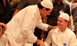 लोकतंत्र का इफ़्तार, बाकी सब बेकार