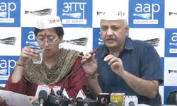 केजरीवाल की गंदी राजनीति, जीत के लिए महिला प्रत्याशी आतिशी को गंदगी में घसीटा