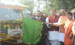 उप्र॰ में किसान सेवा रथ गाँव - गाँव किसानों तक पहुंचाएंगे कृषि से जुड़ी जानकारियां