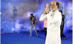 सुपरस्टार रजनीकान्त का ऐलान, राजनीति में रखेंगे कदम सुपरस्टार रजनीकान्त का ऐलान, राजनीति में रखेंगे कदम