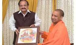 कुंभ को सफल बनाने के लिए योगी ने मांगा वेंकैया नायडू से सहयोग