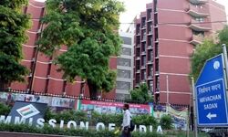 गुजरात: कांग्रेस ने की चुनाव आयोग से दागियों को चुनाव से दूर रखने की मांग