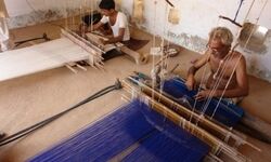 1772ई॰ के एकलव्यों का अंगूठा किस द्रोणाचार्य ने काटा था? मर्कसिये इतिहासकारों?