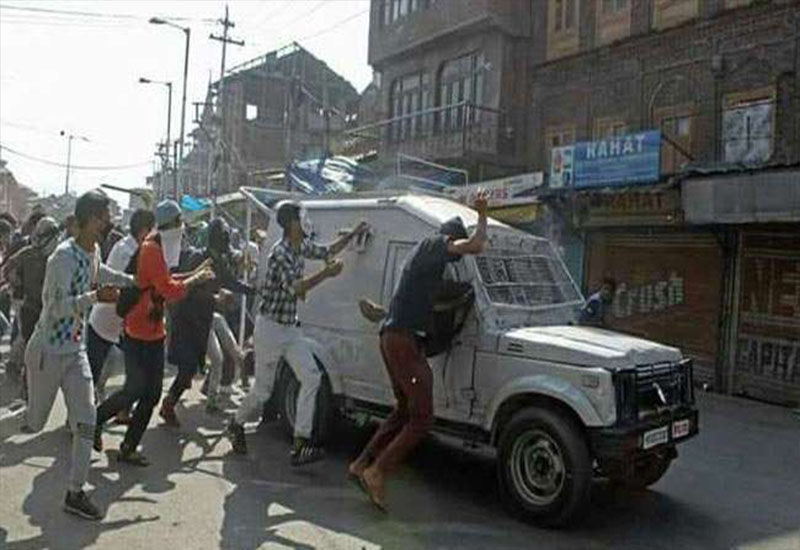 इस्लाम और आतंकवाद : पहले मुर्ग़ी आई या अंडा ? इस्लाम और आतंकवाद : पहले मुर्ग़ी आई या अंडा ?