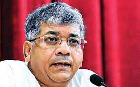 Dalit Leader Prakash Ambedkar Calls Off The Bund In Maharashtra Dalit Leader Prakash Ambedkar Calls Off The Bund In Maharashtra